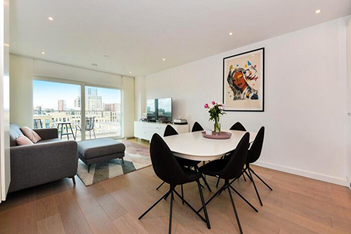 2 Bedroom Apartment For Sale In Thonrey Close, Queenscroft House, NW9