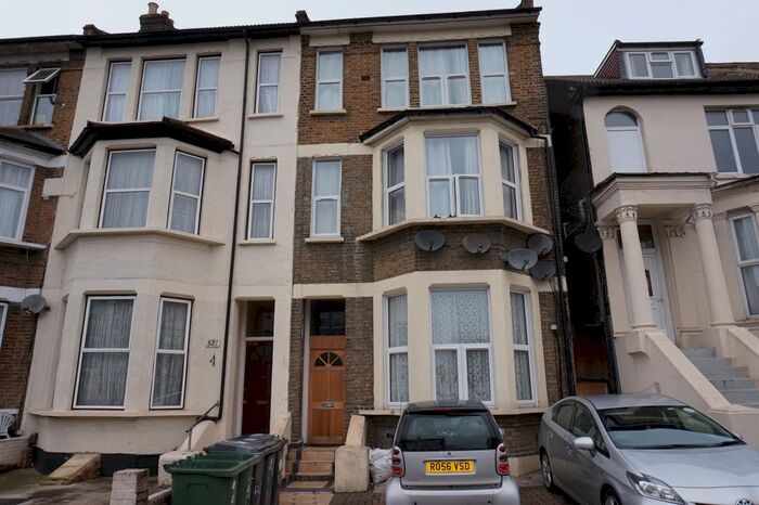 Studio To Rent In Lea Bridge Road, Leyton, London, E10