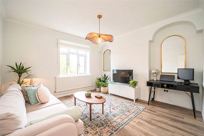 1 Bedroom Flat To Rent In Tulse Hill, London, SW2