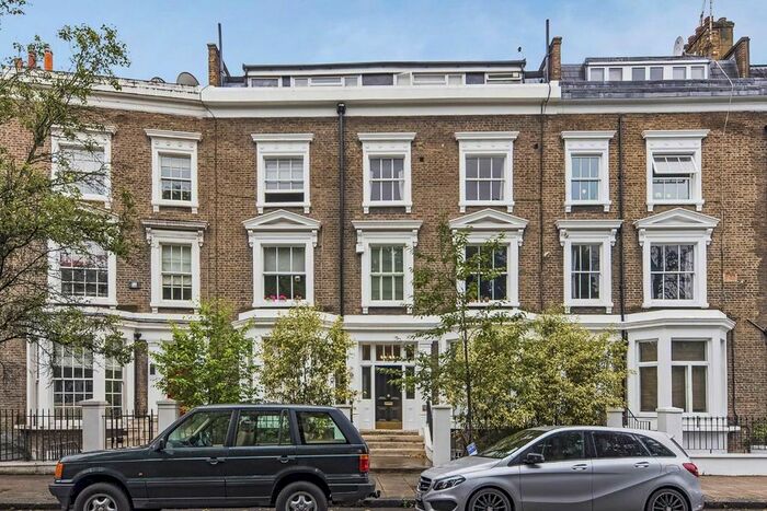 3 Bedroom Flat To Rent In Warwick Gardens, London, W14