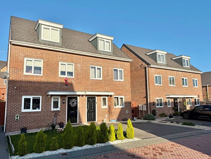 3 Bedroom Semi-Detached House For Sale In Yarn Crescent, Wakefield, WF2