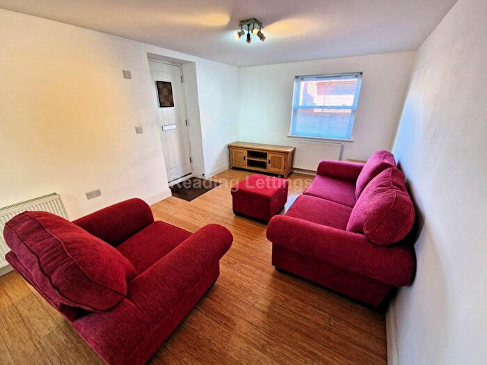 2 Bedroom Apartment To Rent In South View Avenue, Caversham, RG4