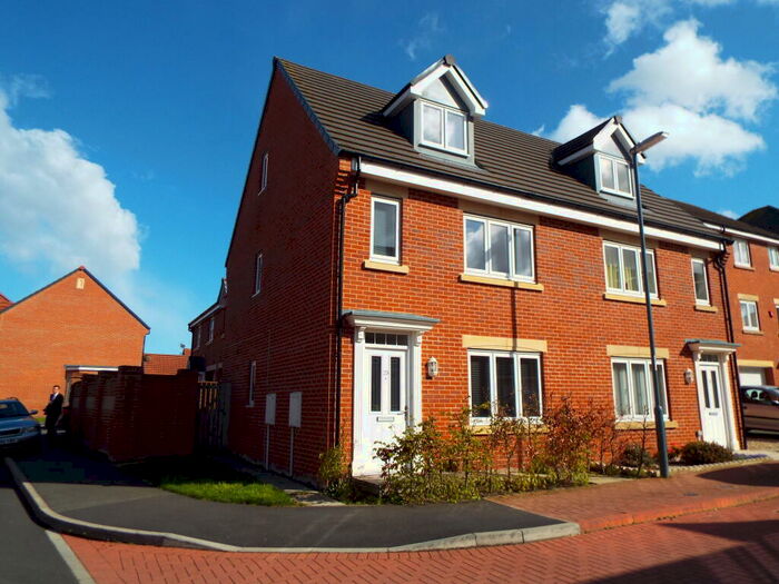 4 Bedroom House To Rent In Harvey Avenue, Framwellgate Moor, DH1
