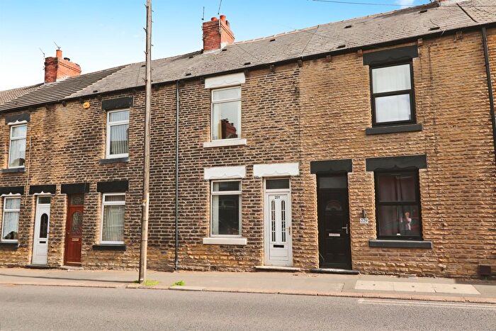 3 Bedroom Terraced House For Sale In Pontefract Road, Cudworth, Barnsley, S72