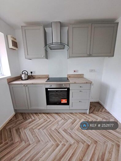 1 Bedroom Flat To Rent In Chapel Court, Brierley Hill, DY5