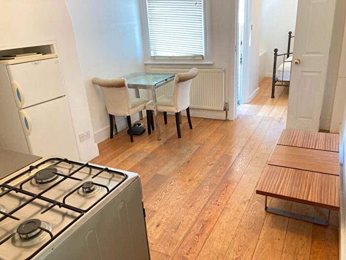 1 Bedroom Flat To Rent In Very Near Wolverton Gardens Area, Ealing Common, W5