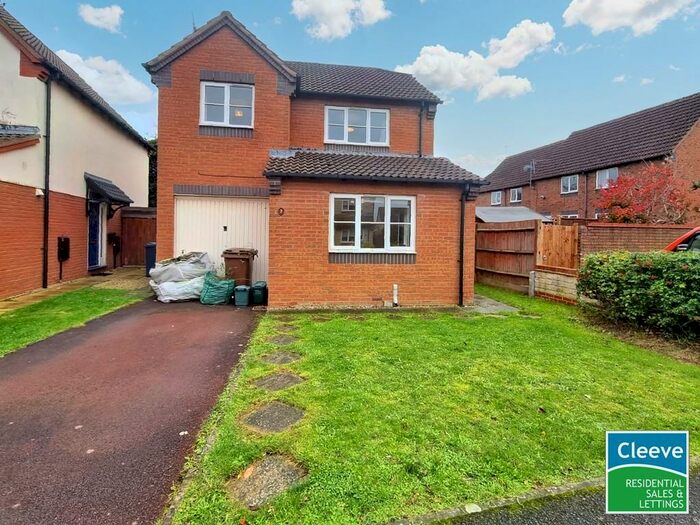 3 Bedroom Detached House To Rent In The Cornfields, Bishops Cleeve, GL52