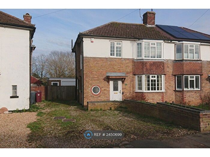 3 Bedroom Semi-Detached House To Rent In Valentine Crescent, Caversham, Reading, RG4