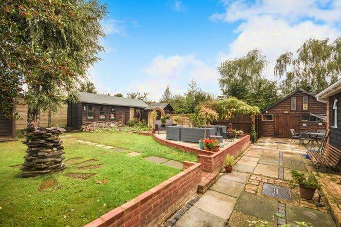 3 Bedroom Semi-Detached House To Rent In Oakley Road, Braintree CM7