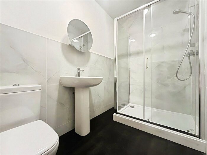 1 Bedroom Flat To Rent In Percy Road, Twickenham, TW2