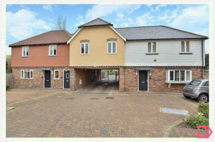 2 Bedroom Flat To Rent In Gibsons Place, High Street, Dartford, Kent, DA4