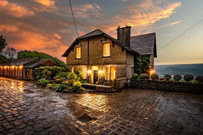 4 Bedroom Detached House For Sale In Hollingworth Hall Farm House, Mottram., SK14