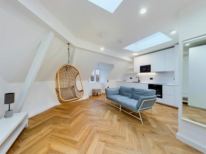 1 Bedroom Flat To Rent In East Street, Horsham RH12