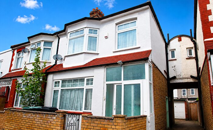 4 Bedroom Semi-Detached House For Sale In Maferking Road, London, N17