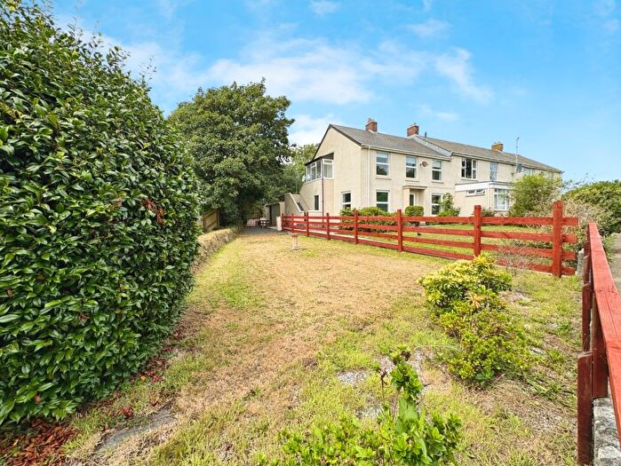 2 Bedroom Flat For Sale In Two Bedroom First Floor Flat, Helston, TR13