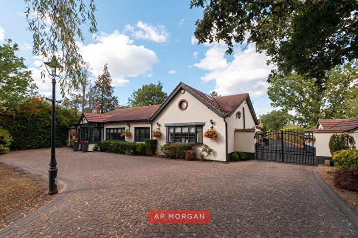 4 Bedroom Bungalow For Sale In Norton Lane, Earlswood, Solihull, West Midlands, B94