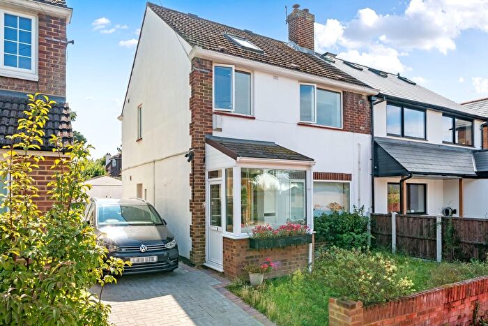 4 Bedroom Semi-Detached House To Rent In Beales Lane, Weybridge, KT13