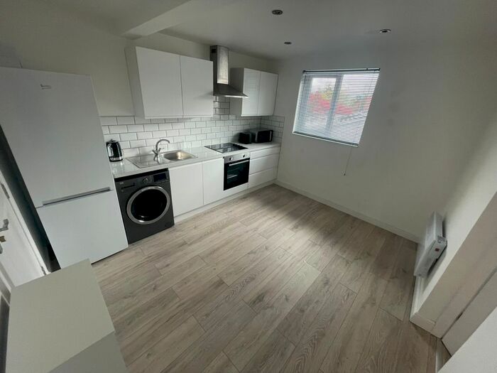 1 Bedroom Flat To Rent In High Street, Wolverhampton, WV14