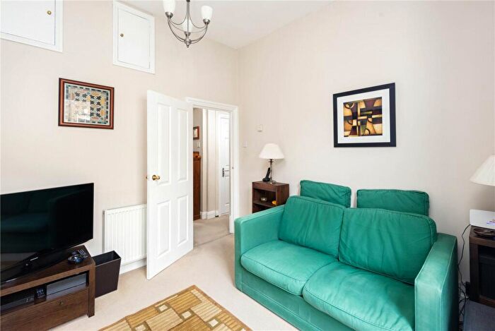 1 Bedroom Flat For Sale In Falkland Road, London, NW5