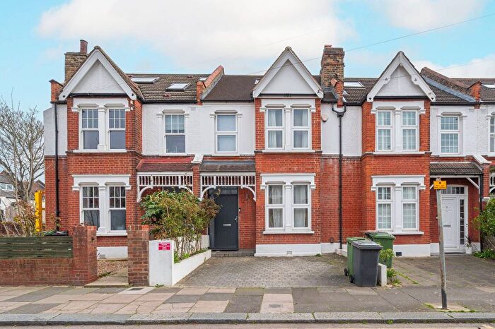 4 Bedroom Property For Sale In Girton Road, Sydenham, London, SE26