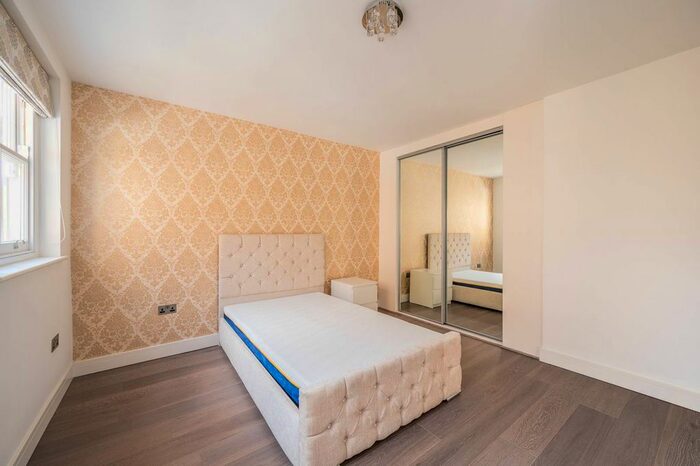 2 Bedroom Flat To Rent In Montagu Row, Marylebone, London, W1U