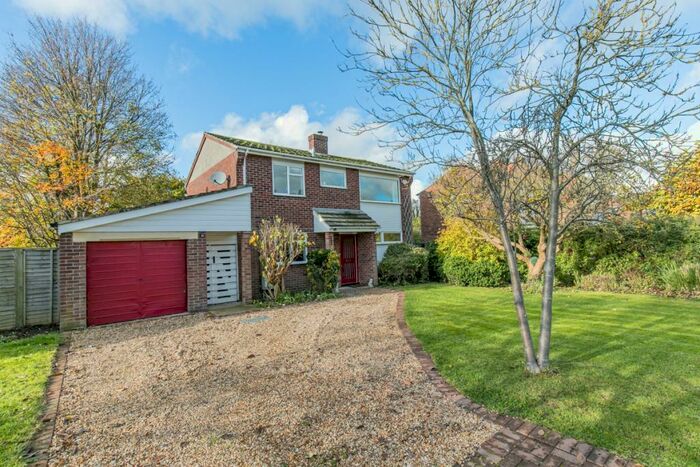 4 Bedroom House To Rent In Chambrai Close, Appleford, OX14