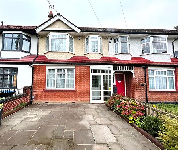 3 Bedroom Terraced House To Rent In Princes Avenue, London, N13