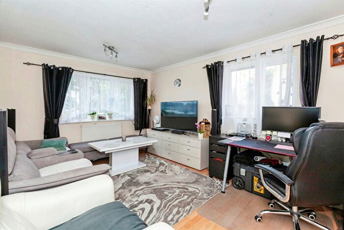 1 Bedroom Flat To Rent In Victoria Road, Slough, SL2