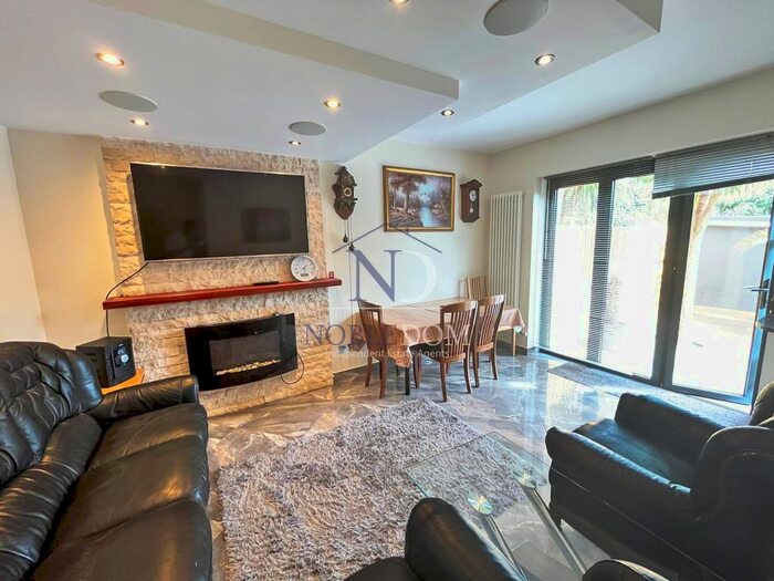 5 Bedroom Semi-Detached House To Rent In Raleigh Road, Feltham, TW13