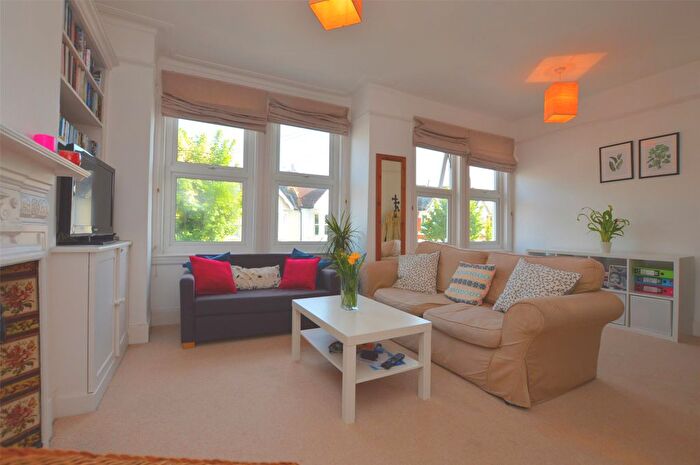3 Bedroom Flat To Rent In Brookwood Road, London, SW18