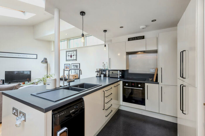 1 Bedroom Apartment For Sale In Liverpool Road, London, N1