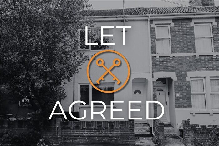 2 Bedroom Terraced House To Rent In Swindon Road, Swindon, SN1