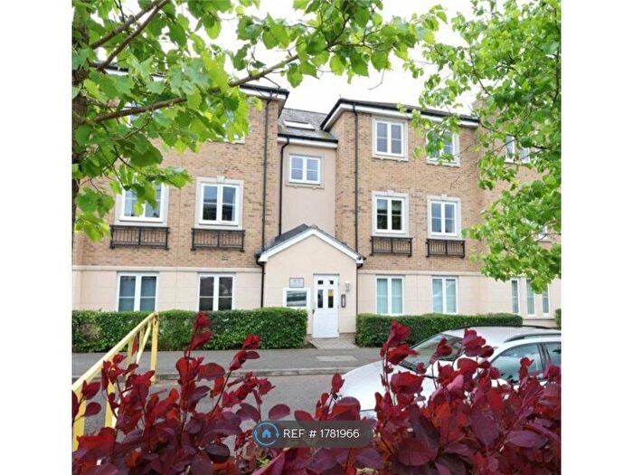 2 Bedroom Flat To Rent In Anstey Road, Farnham, GU9