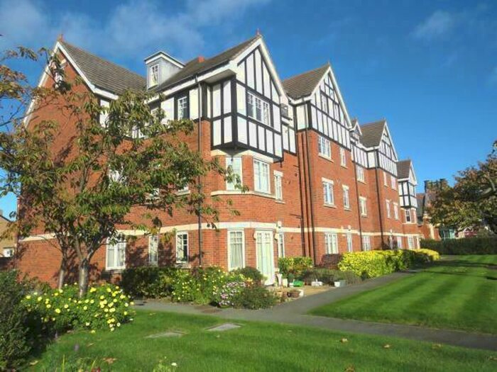 2 Bedroom Flat To Rent In Market Street, Hoylake, Wirral, CH47