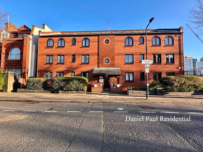 1 Bedroom Flat For Sale In Brondesbury Villas, London, NW6