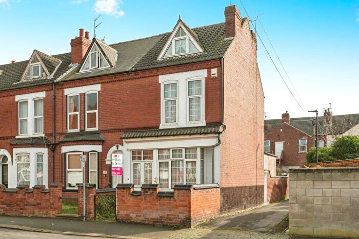 4 Bedroom End Of Terrace House For Sale In Rainton Road, Doncaster, DN1