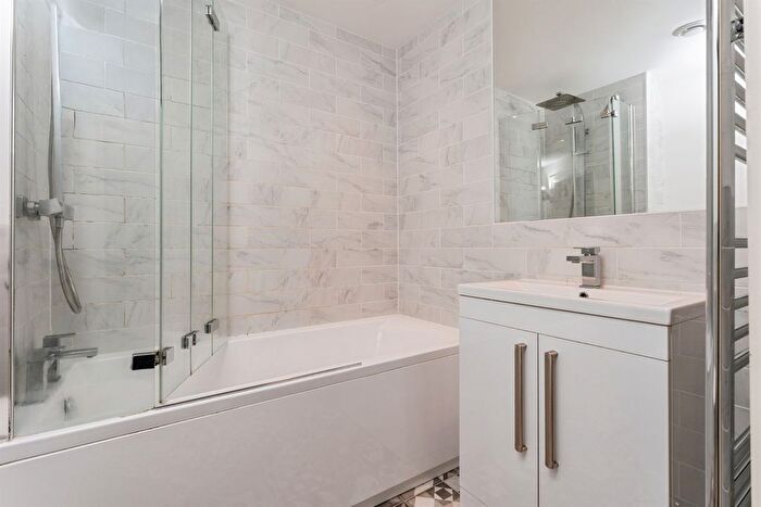 1 Bedroom Flat For Sale In Canal Street, Chester, CH1