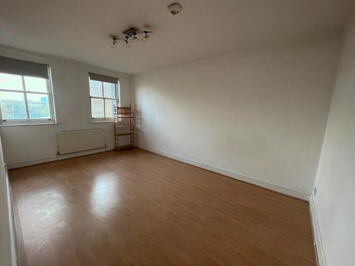 2 Bedroom Flat To Rent In Hackney Road, Bethnal Green, London, E2