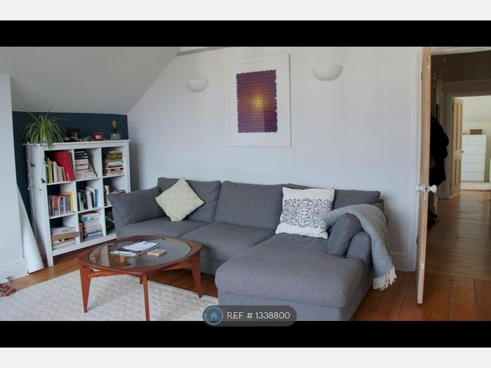 4 Bedroom Maisonette To Rent In Henleaze Road, Bristol, BS9