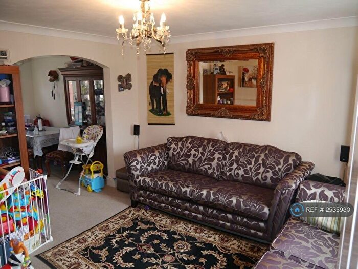 3 Bedroom End Of Terrace House To Rent In Heyford Way, Hatfield, AL10