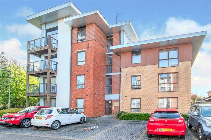 1 Bedroom Apartment To Rent In Commonwealth Drive, RH10