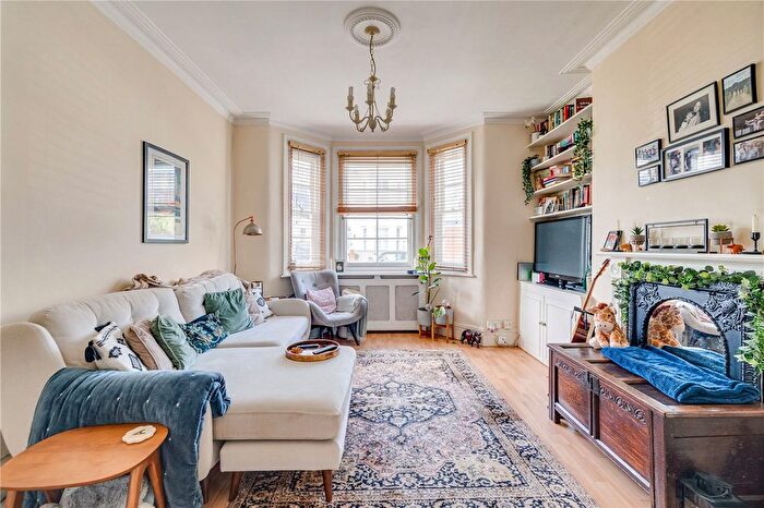 2 Bedroom Flat To Rent In Micklethwaite Road, London, SW6