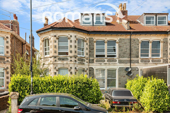 6 Bedroom Semi-Detached House To Rent In Chesterfield Road, St Andrews, BS6