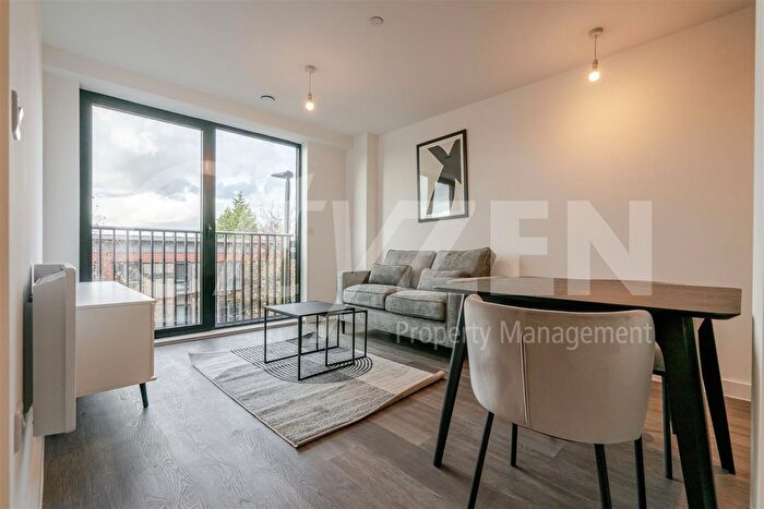 1 Bedroom Flat To Rent In Berkeley Square, - Ordsall Lane, M5