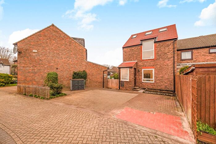 3 Bedroom Property To Rent In Shipwright Road, Surrey Quays, SE16