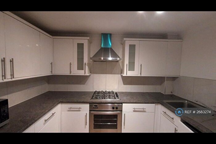 2 Bedroom Flat To Rent In York Road, Woking, GU22