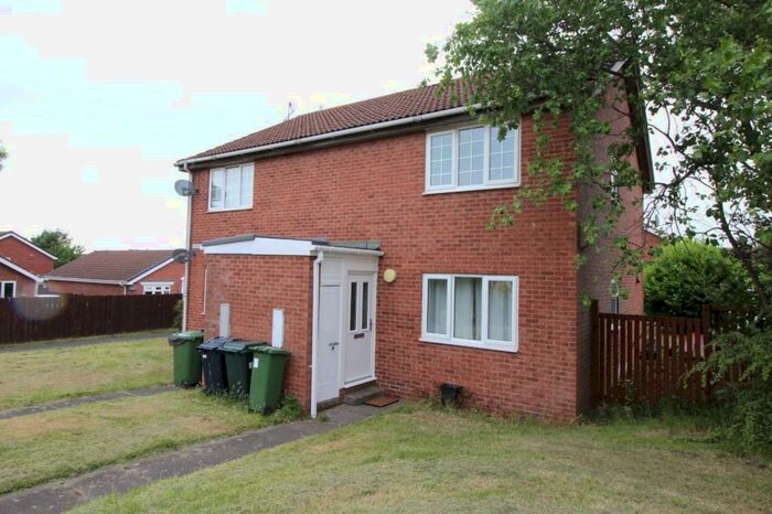 1 Bedroom Flat To Rent In Long Meadow Close, Crawcrook Ryton, Tyne And Wear, NE40