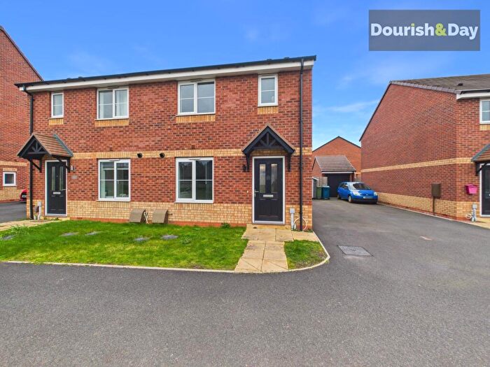 3 Bedroom Semi Detached House For Sale In Acre Mews, Stafford, ST16