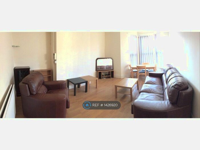3 Bedroom Flat To Rent In Fenham, Newcastle Upon Tyne, NE4