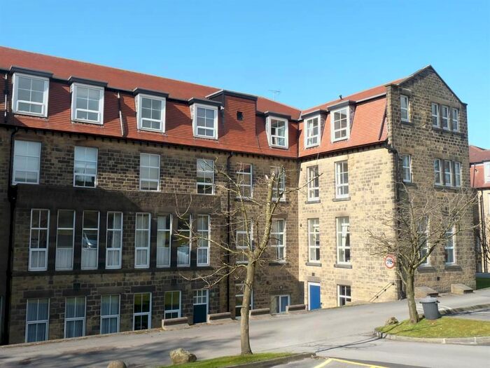 2 Bedroom Flat To Rent In Acland Hall, Lady Park Avenue, Bingley, BD16